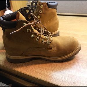 🥾Women’s Timberland Boots 🥾